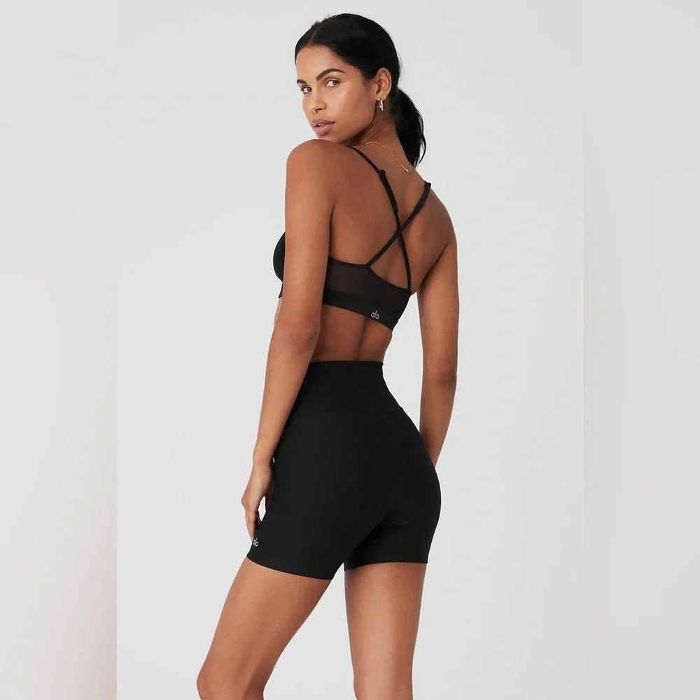 ALO YOGA | ✨NEW✨ Molded Engage Bra in Black